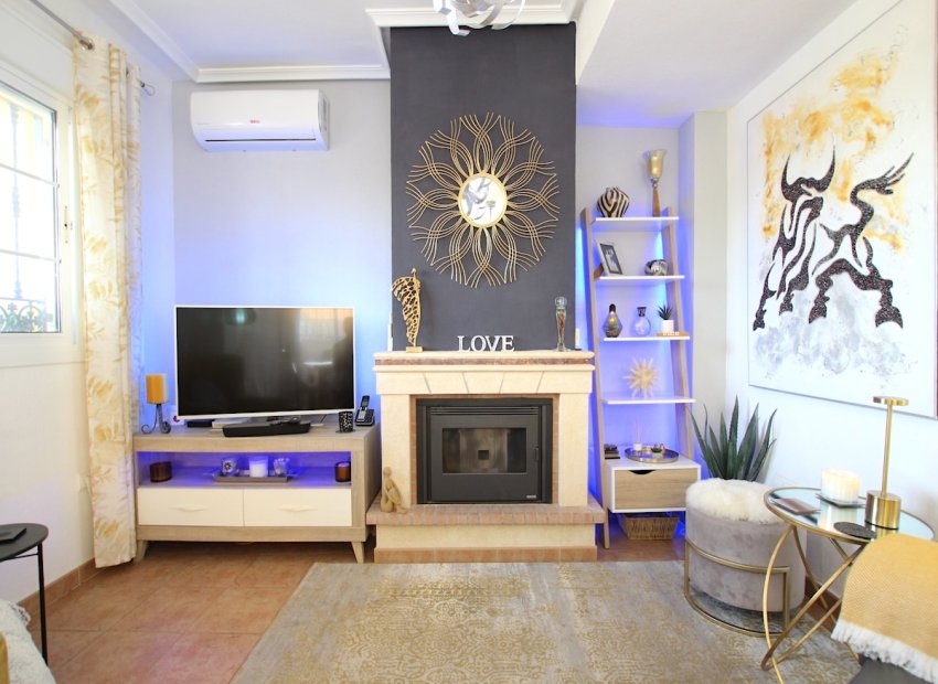 Resale - Villa * - Guardamar - El Raso - El Raso *