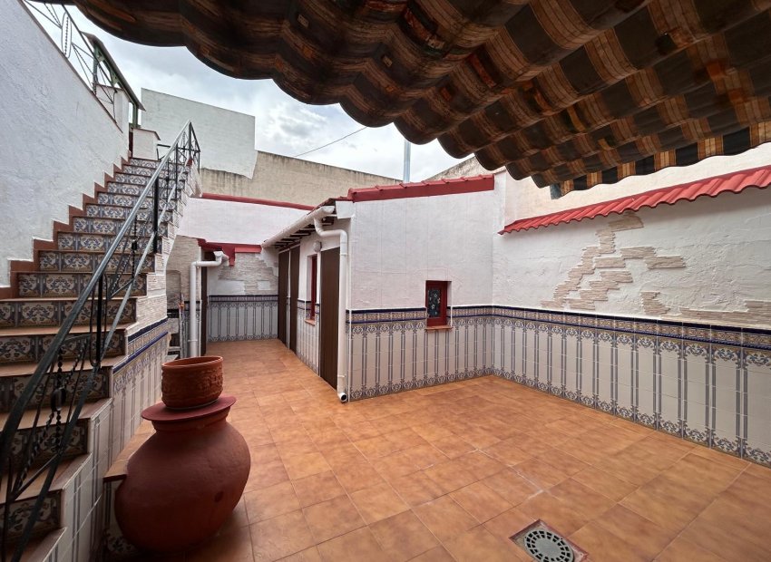 Resale - Villa * - Jacarilla *