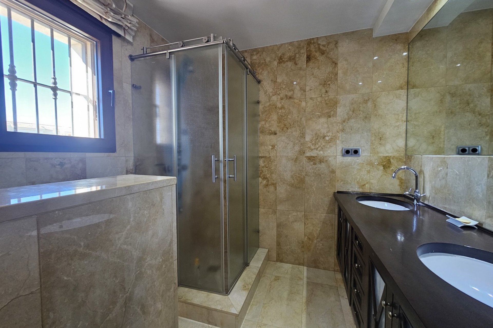 Resale - Villa * - La Manga del Mar Menor * - La Manga Del Mar Menor *