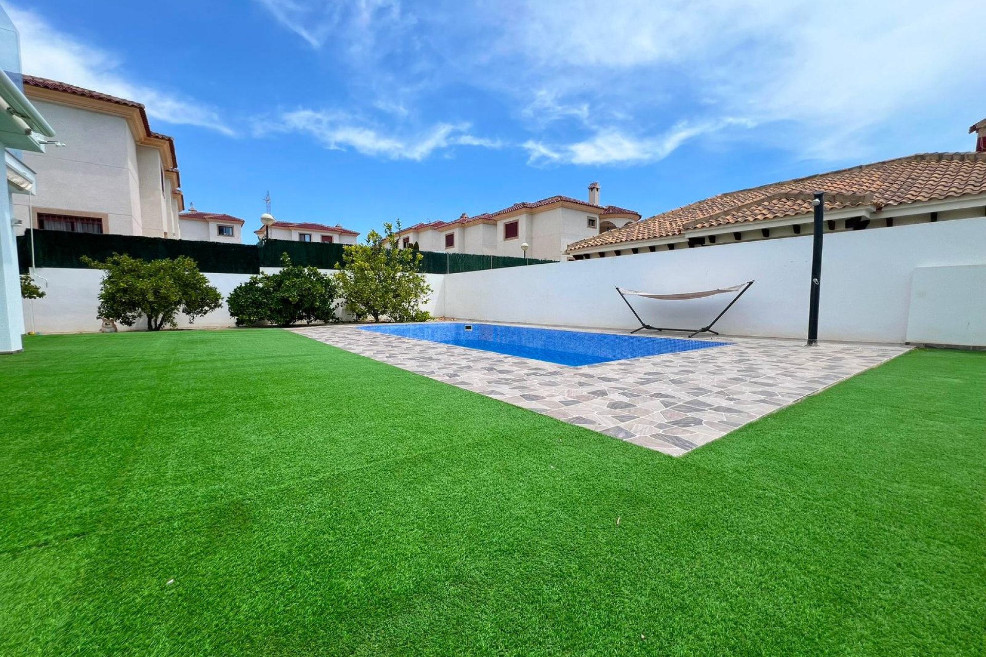 Resale - Villa - La Marina