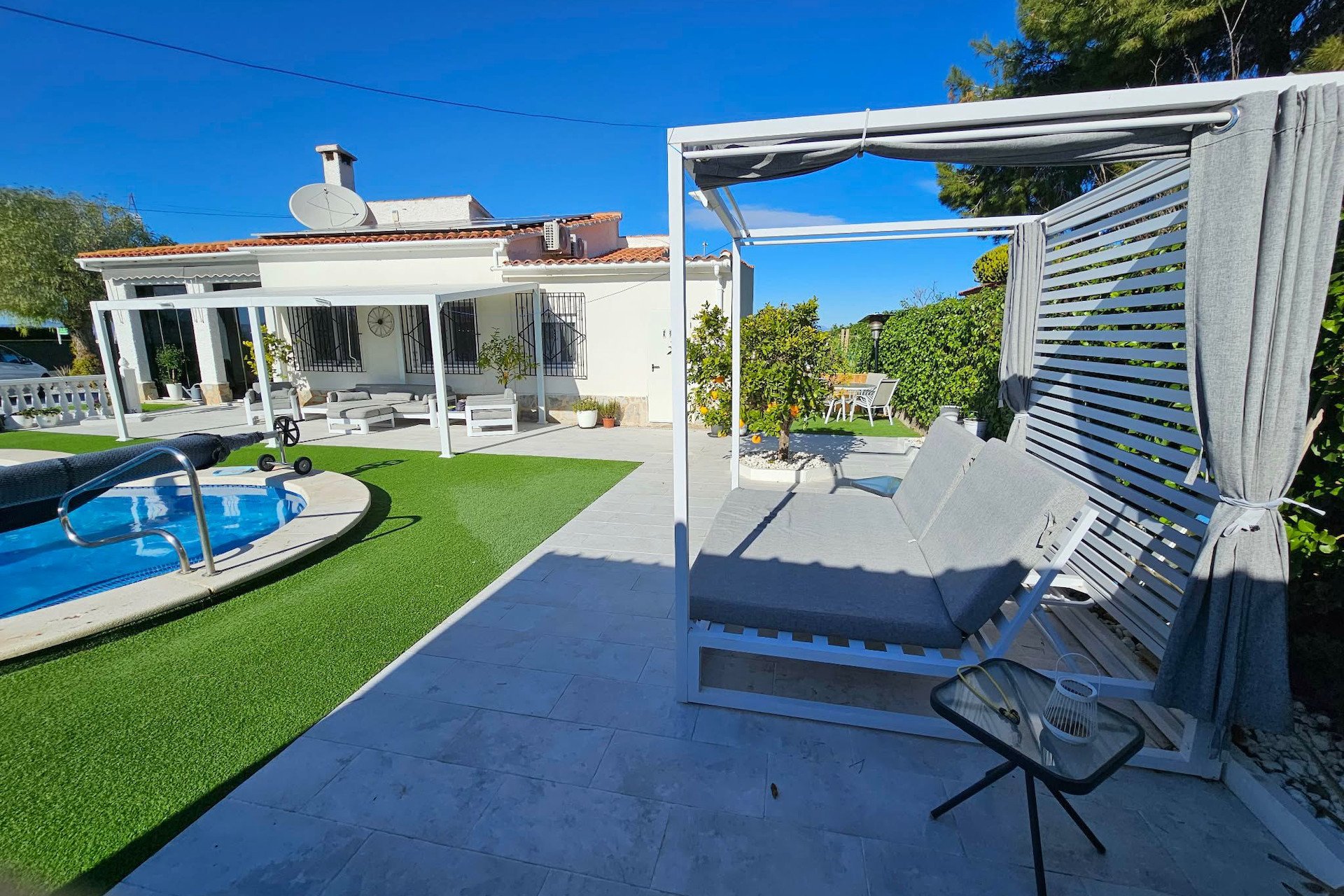 Resale - Villa * - La Marina *