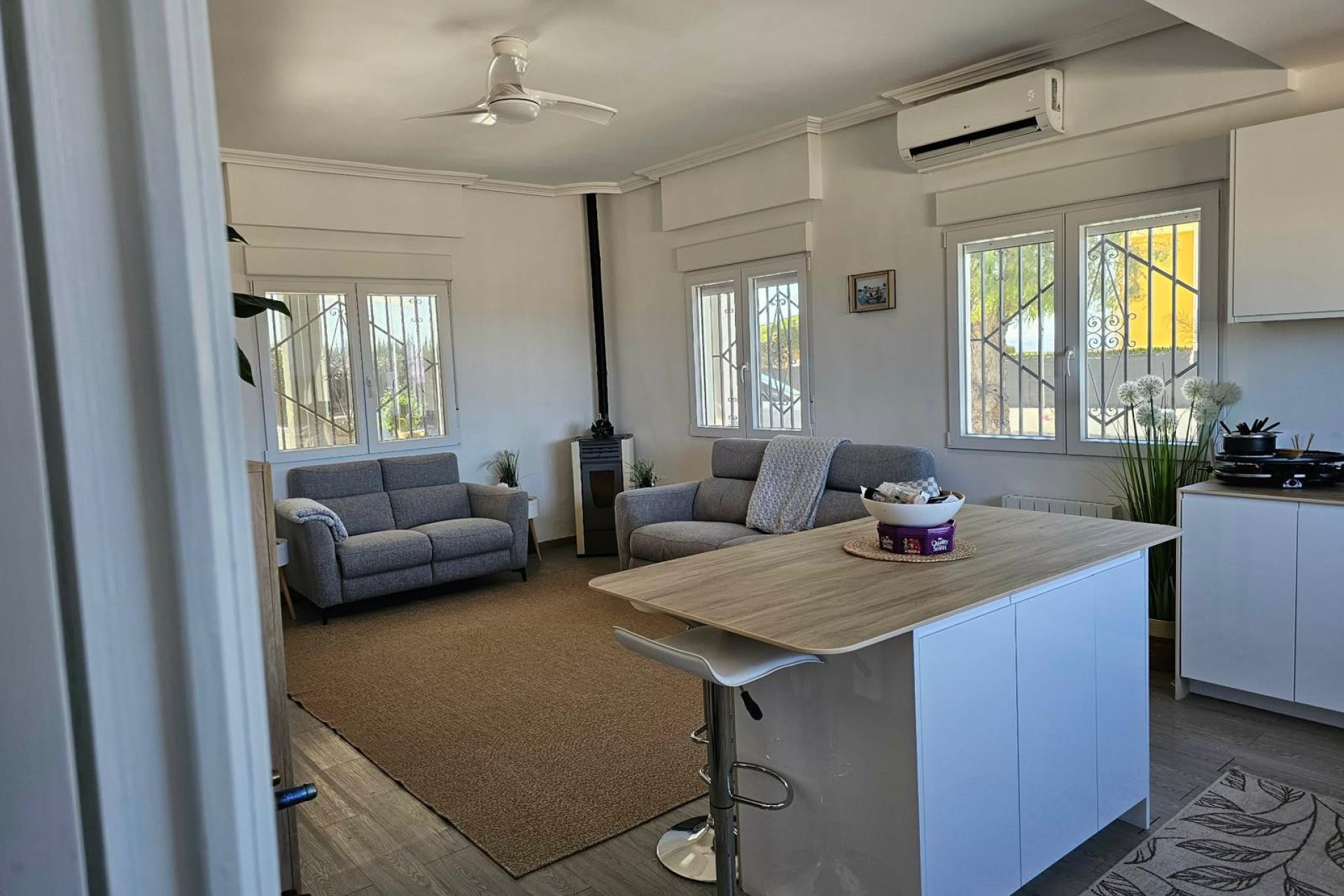 Resale - Villa * - La Marina *