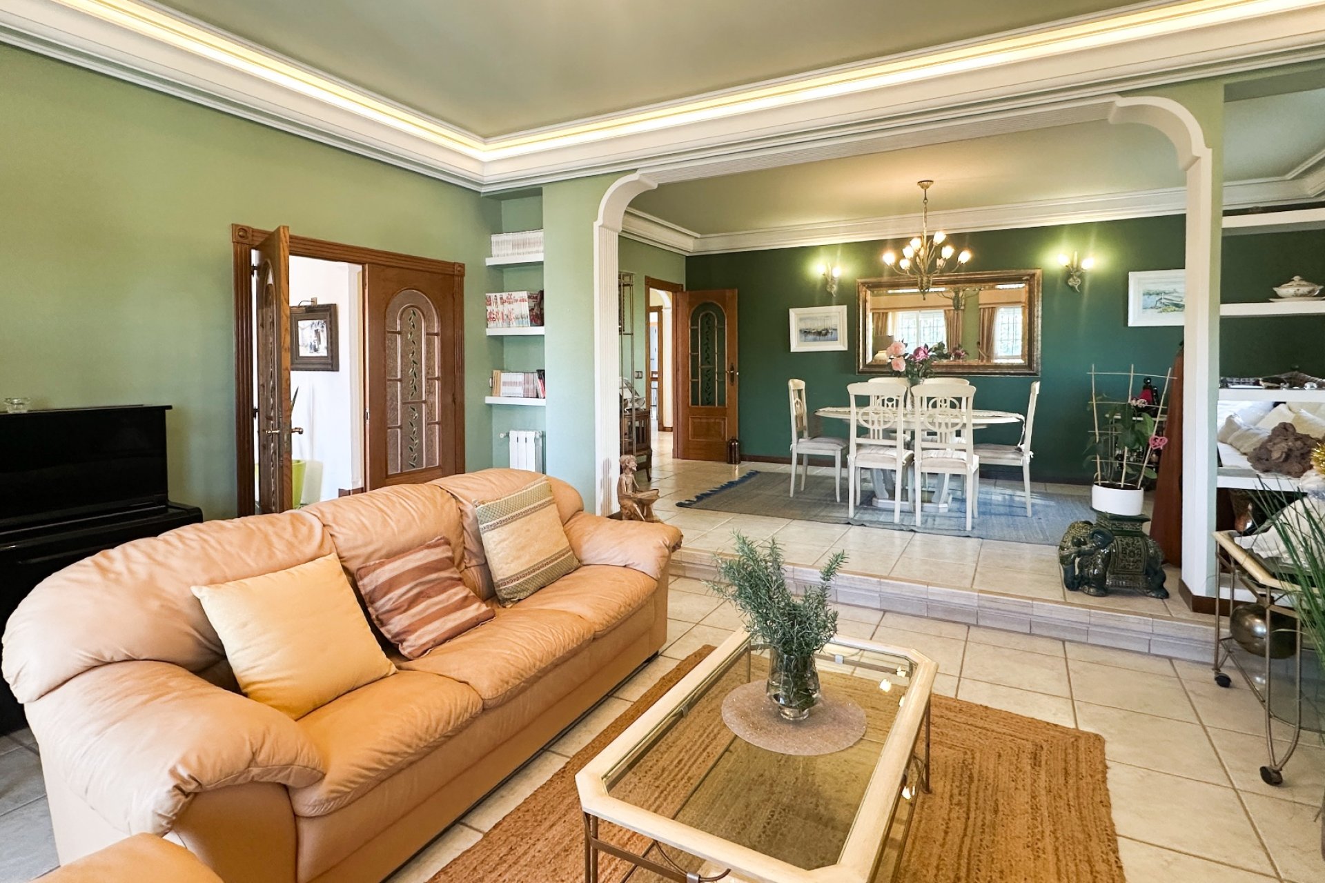 Resale - Villa * - La Mata *