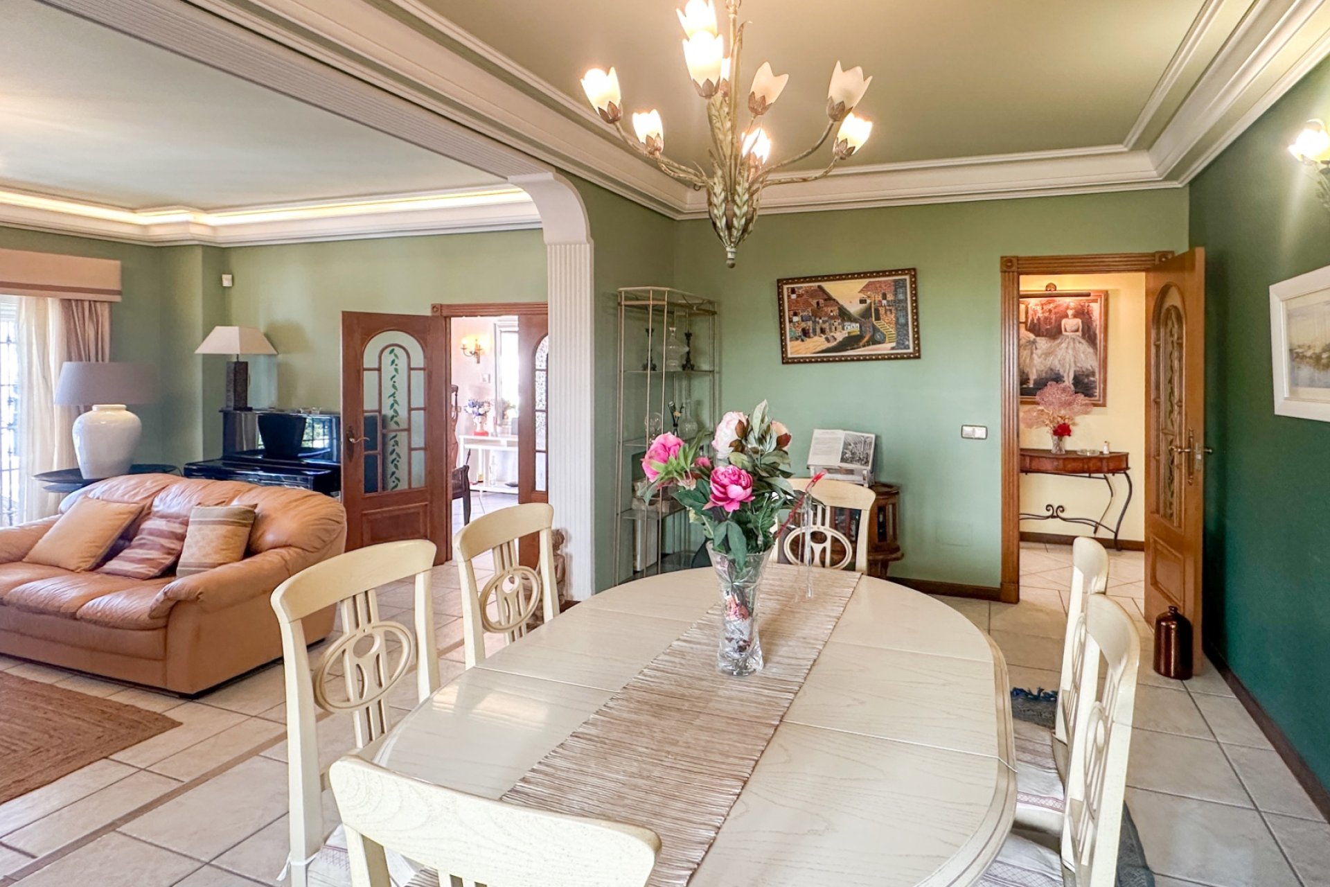 Resale - Villa * - La Mata *