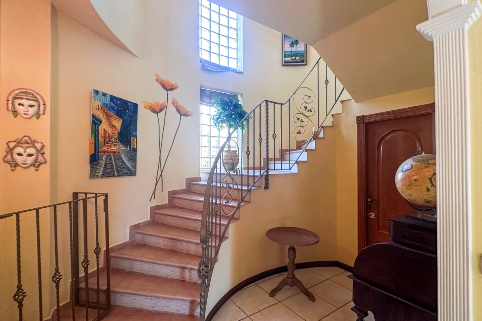 Resale - Villa * - La Mata *