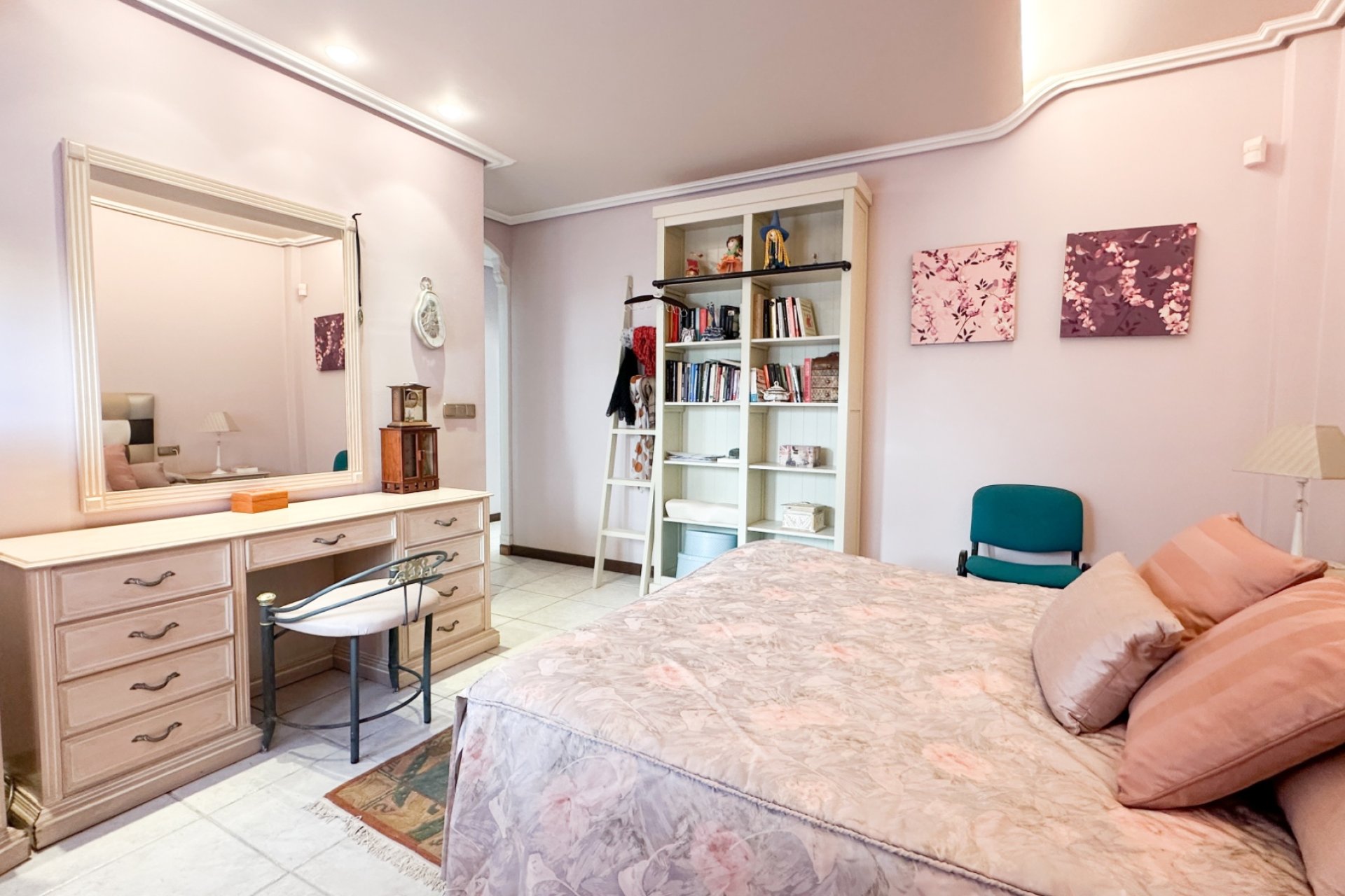 Resale - Villa * - La Mata *