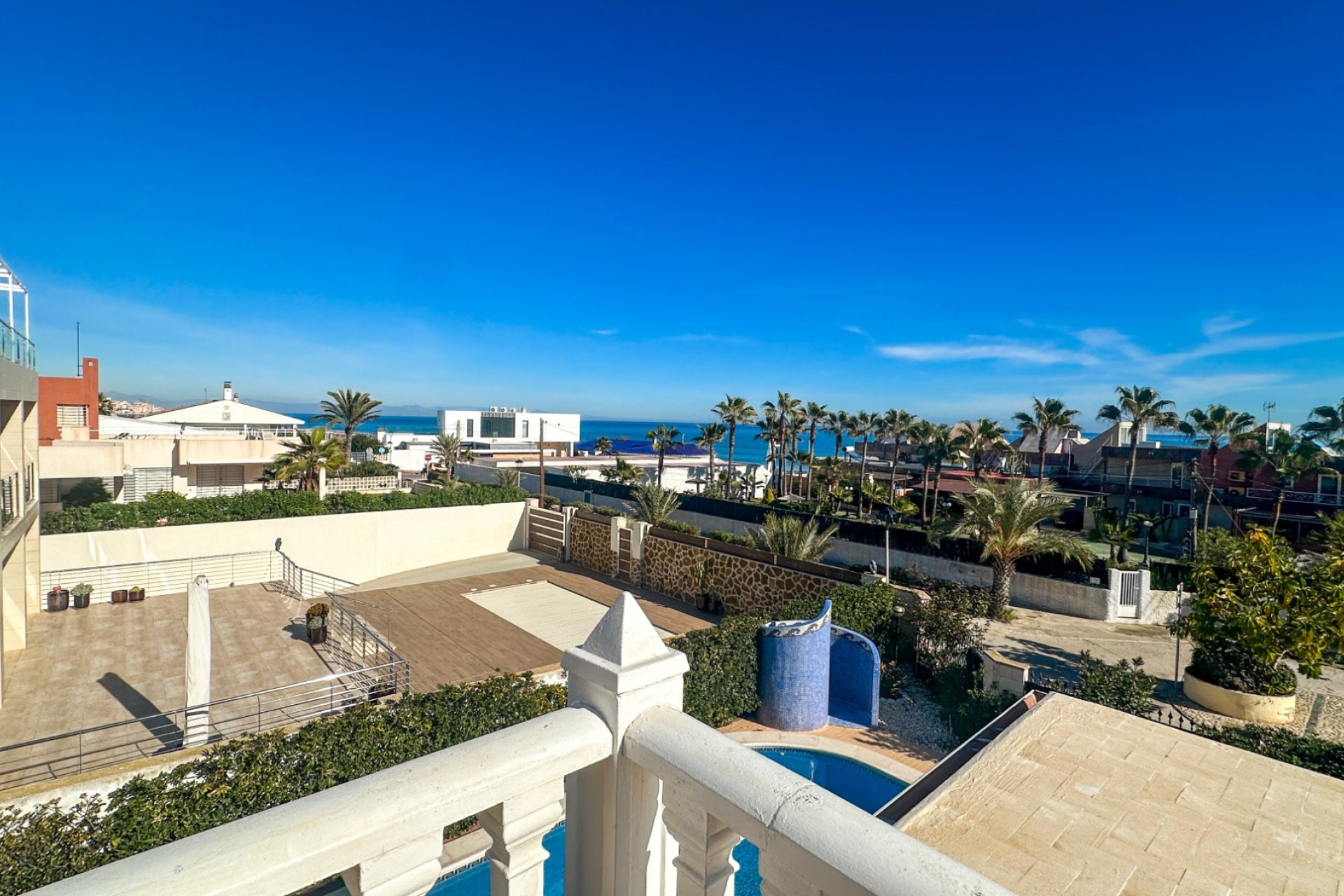 Resale - Villa * - La Mata *