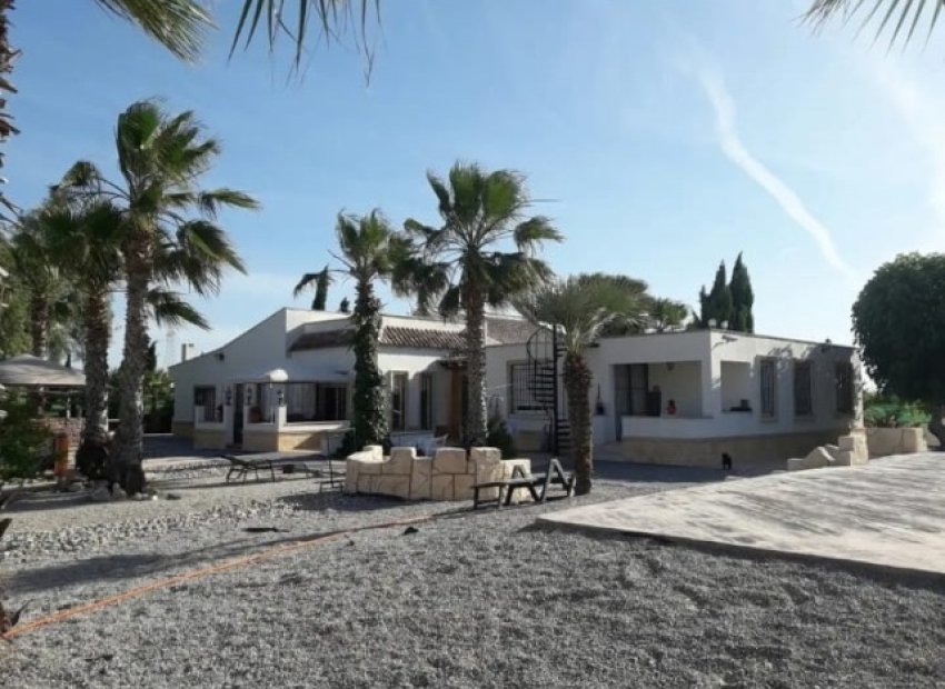 Resale - Villa - La Matanza