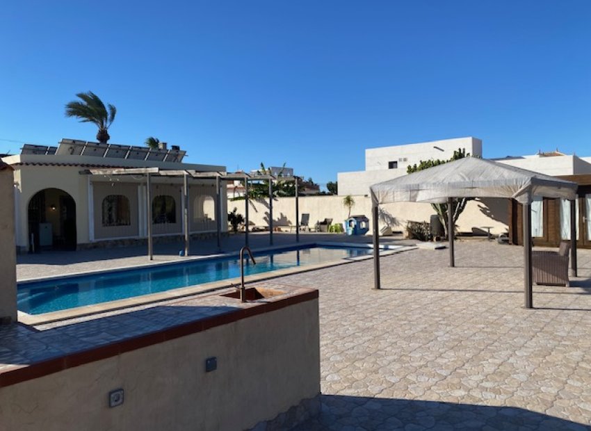 Resale - Villa - La Siesta - El Salado - Torreta - Torreta Florida