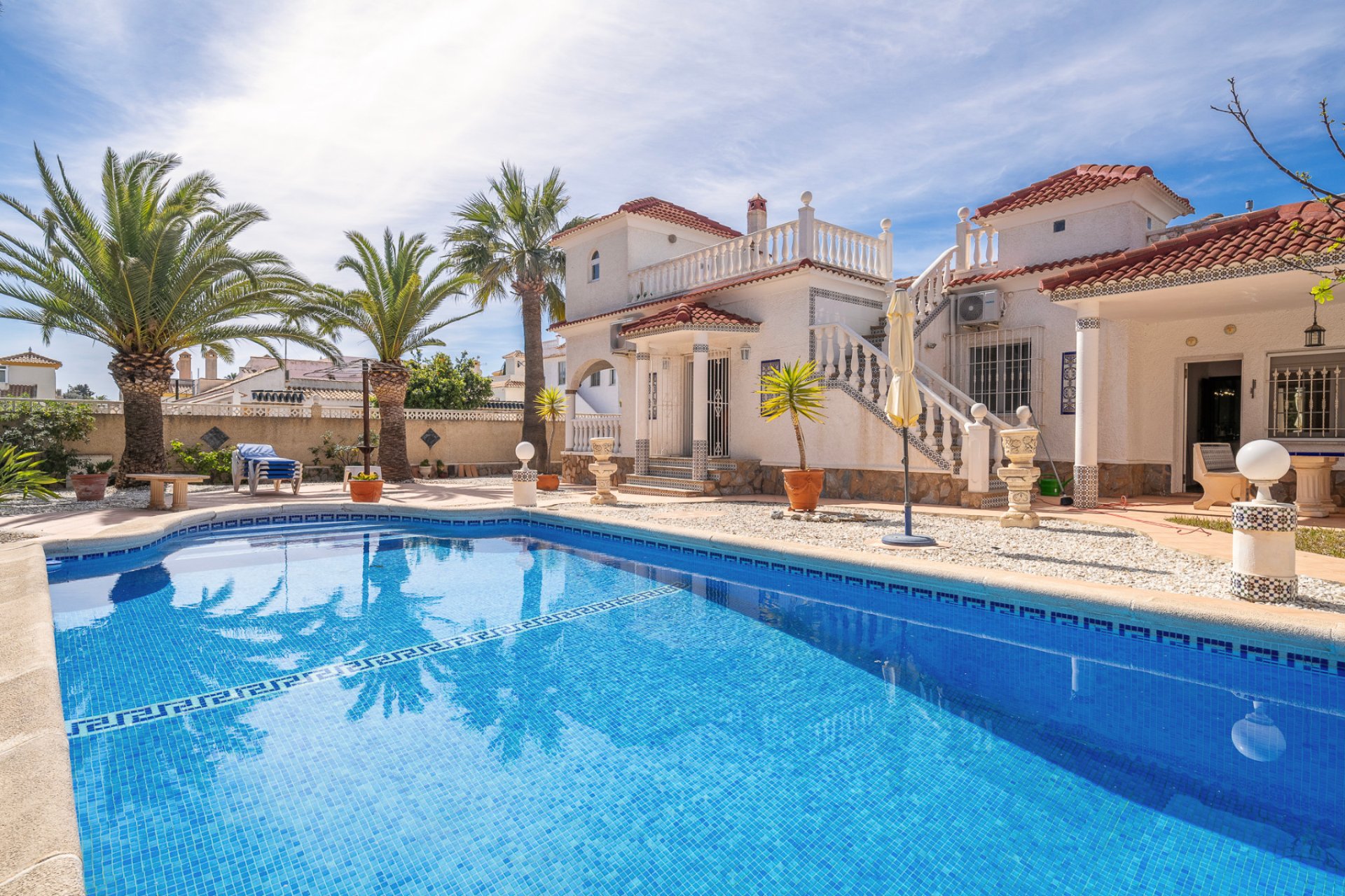 Resale - Villa - La Zenia - Beachside