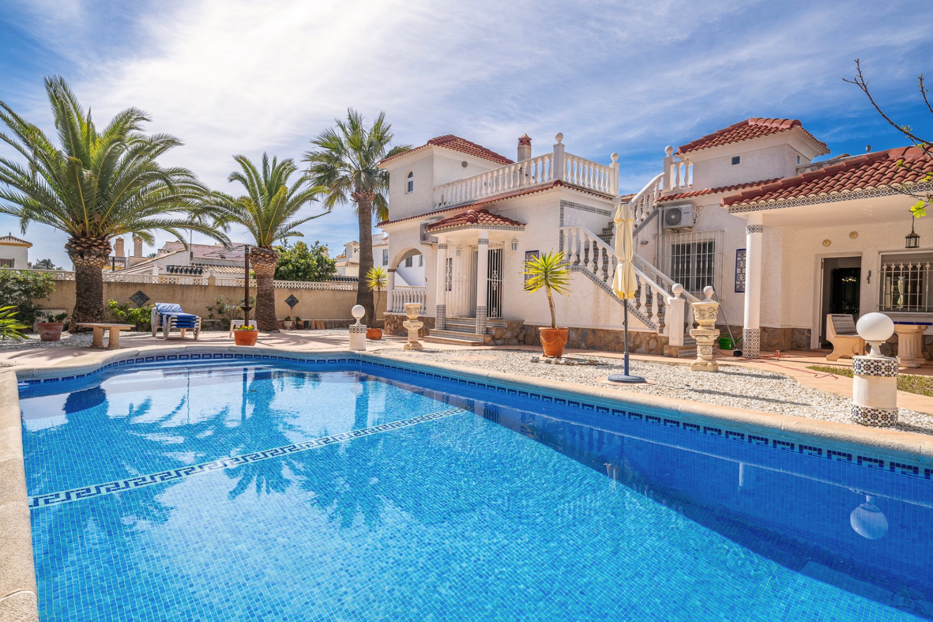 Resale - Villa - La Zenia - Beachside