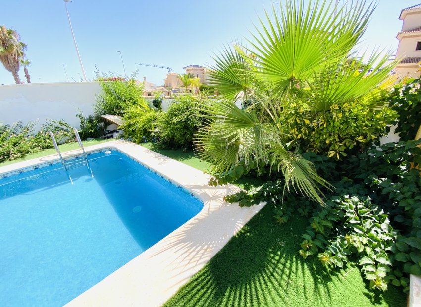 Resale - Villa - La Zenia