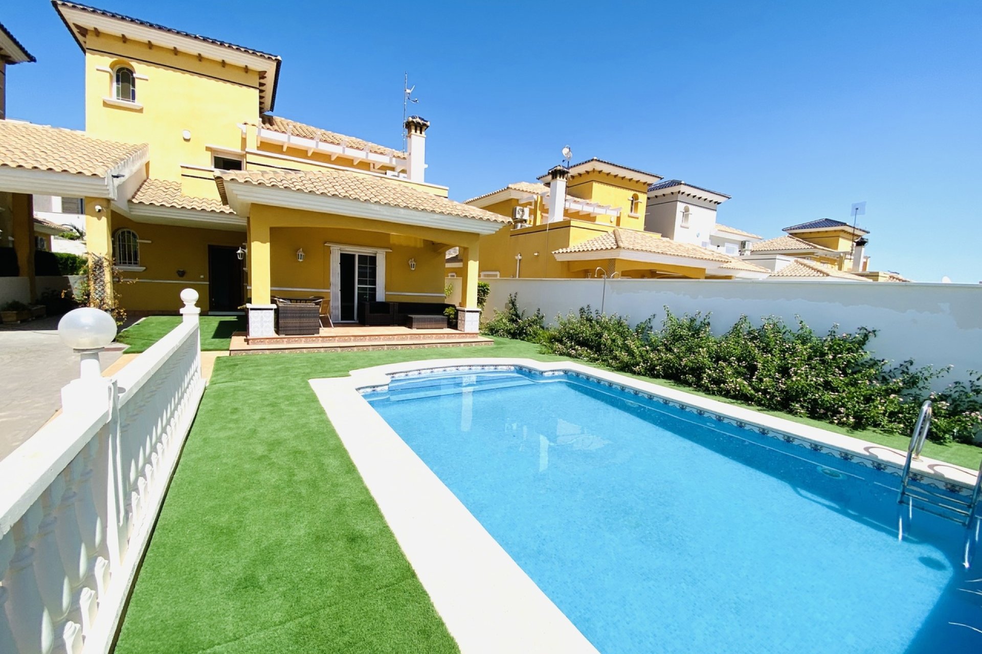 Resale - Villa - La Zenia