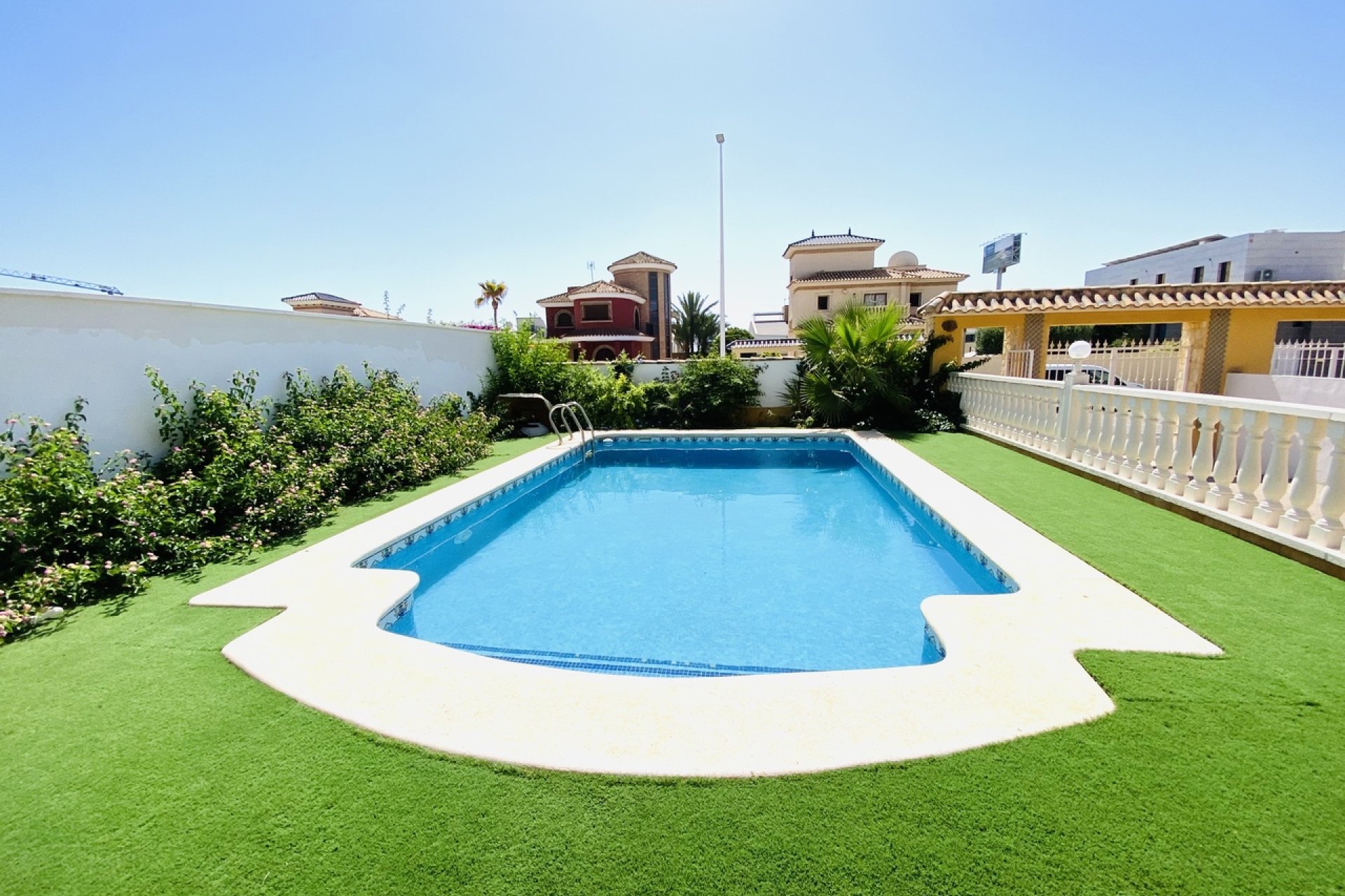 Resale - Villa - La Zenia