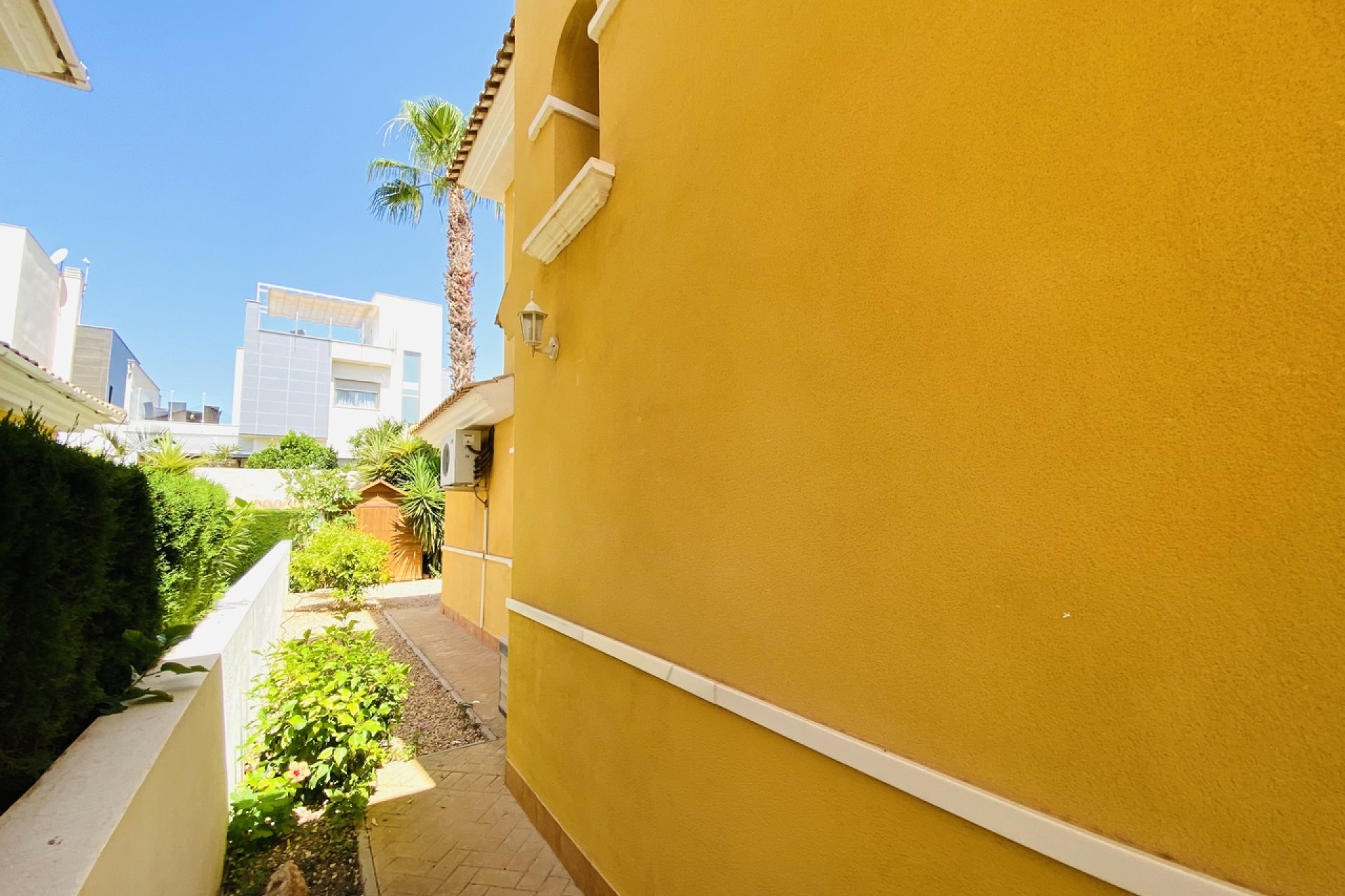 Resale - Villa - La Zenia