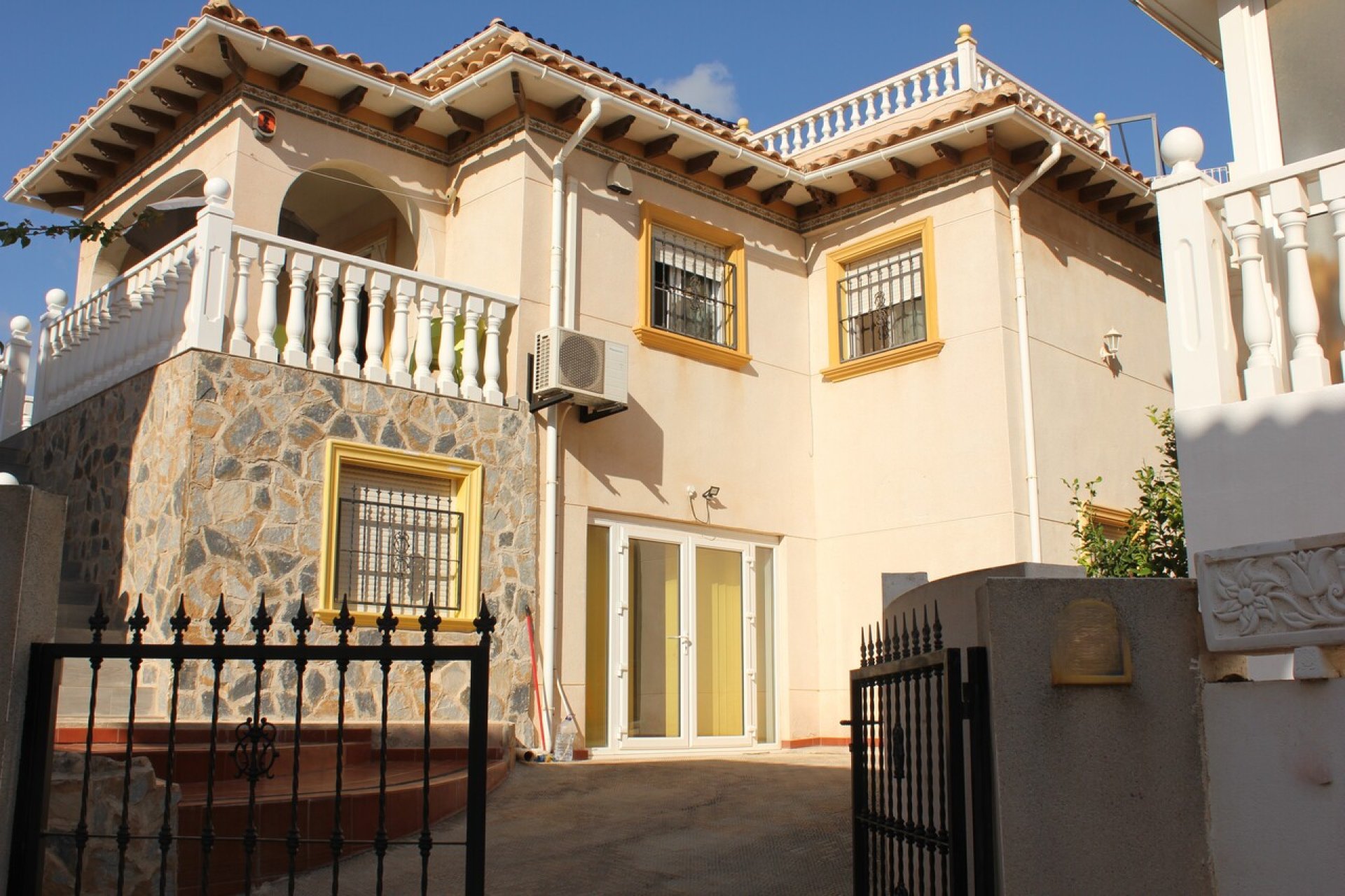 Resale - Villa * - La Zenia *