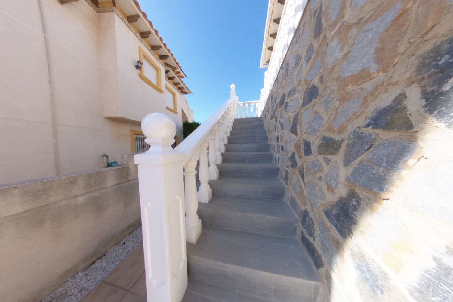 Resale - Villa * - La Zenia *