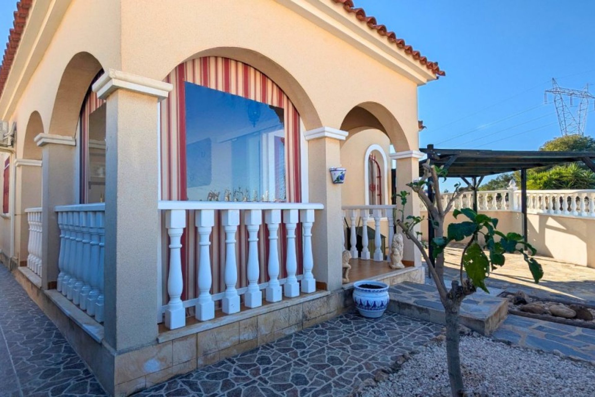 Resale - Villa - Lo Crispin