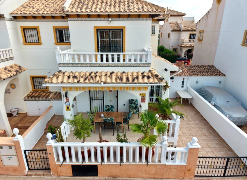 Resale - Villa * - Lomas de Cabo Roig * - Orihuela Costa