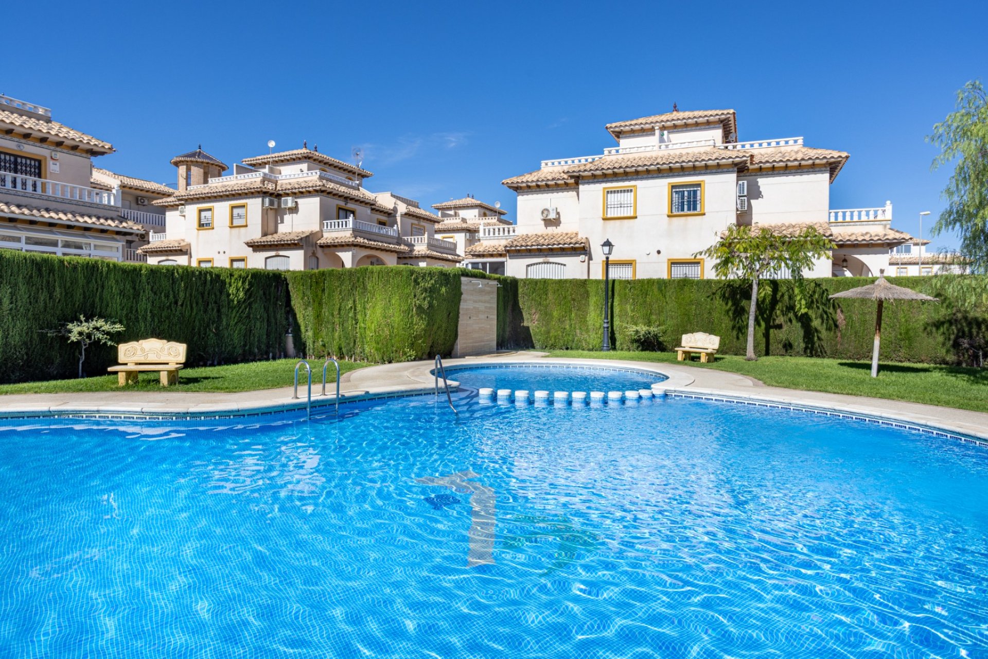Resale - Villa * - Lomas de Cabo Roig * - Orihuela Costa