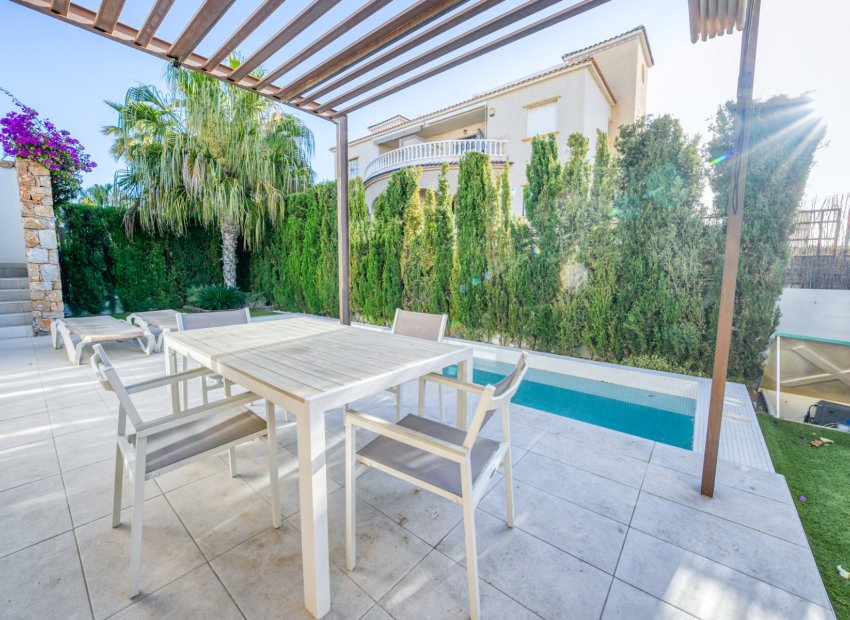 Resale - Villa - Lomas de Cabo Roig