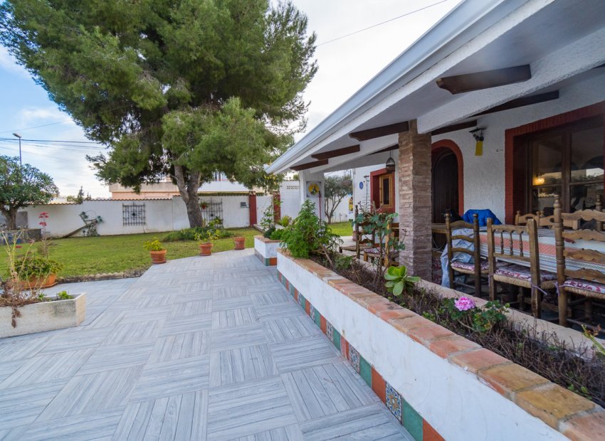 Resale - Villa * - Lomas de Cabo Roig *