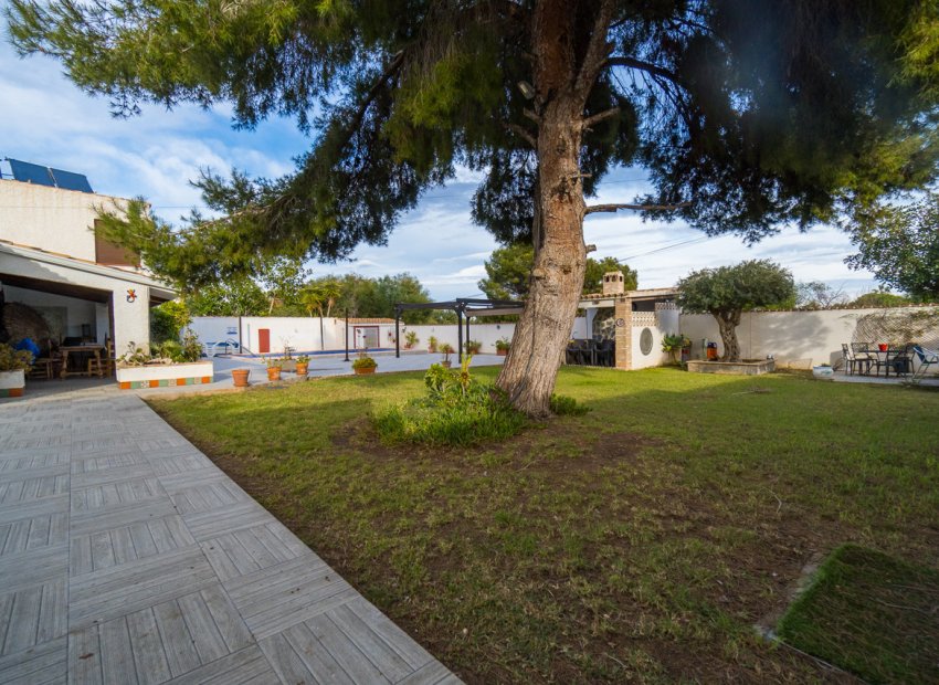 Resale - Villa * - Lomas de Cabo Roig *