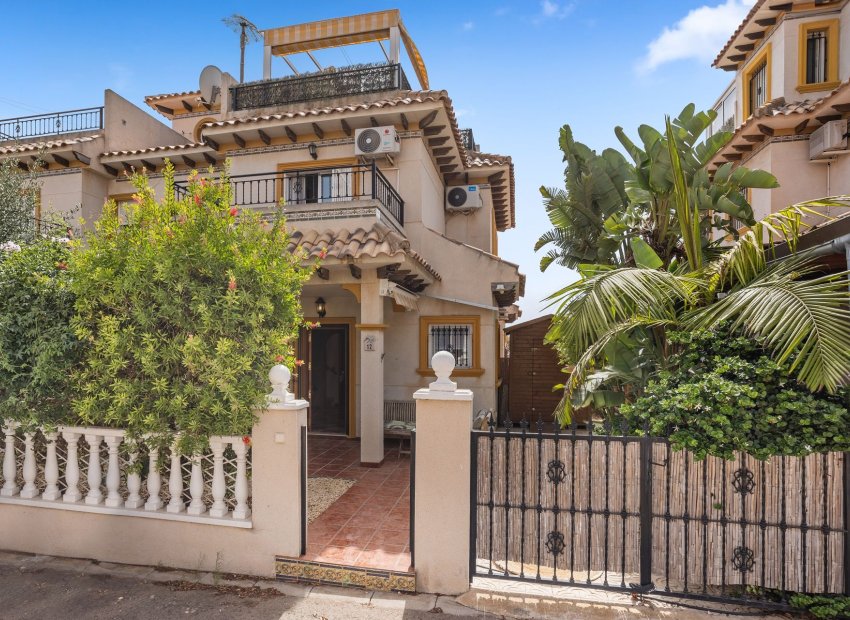Resale - Villa * - Lomas de Cabo Roig *
