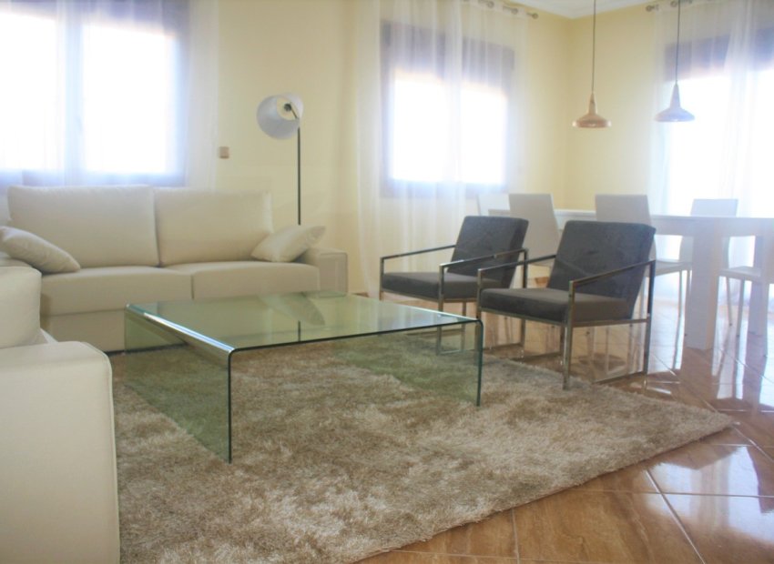 Resale - Villa * - Los Altos - Los Altos *