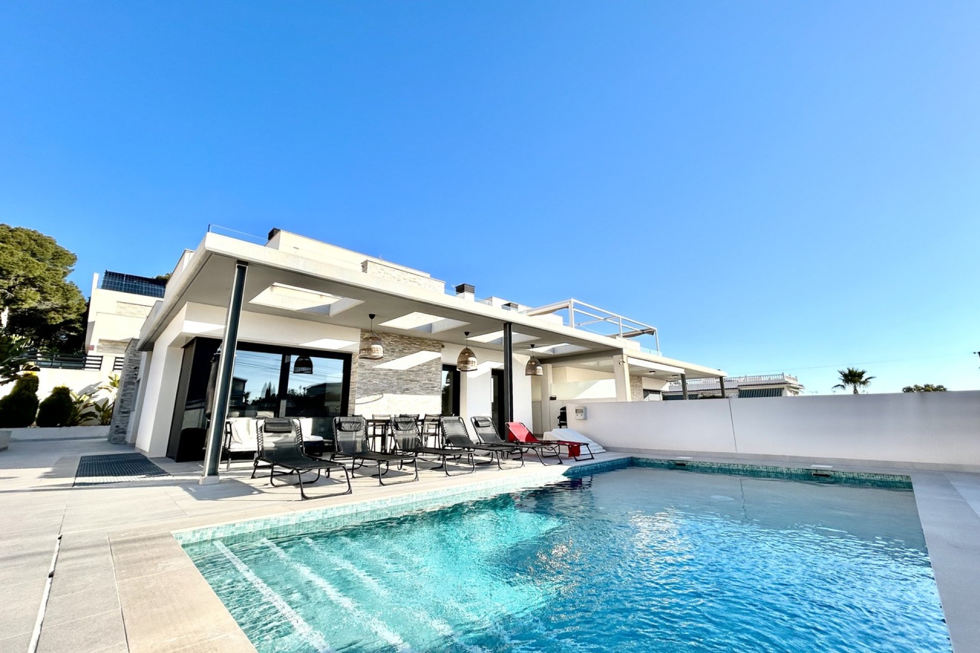 Resale - Villa * - Los Balcones *