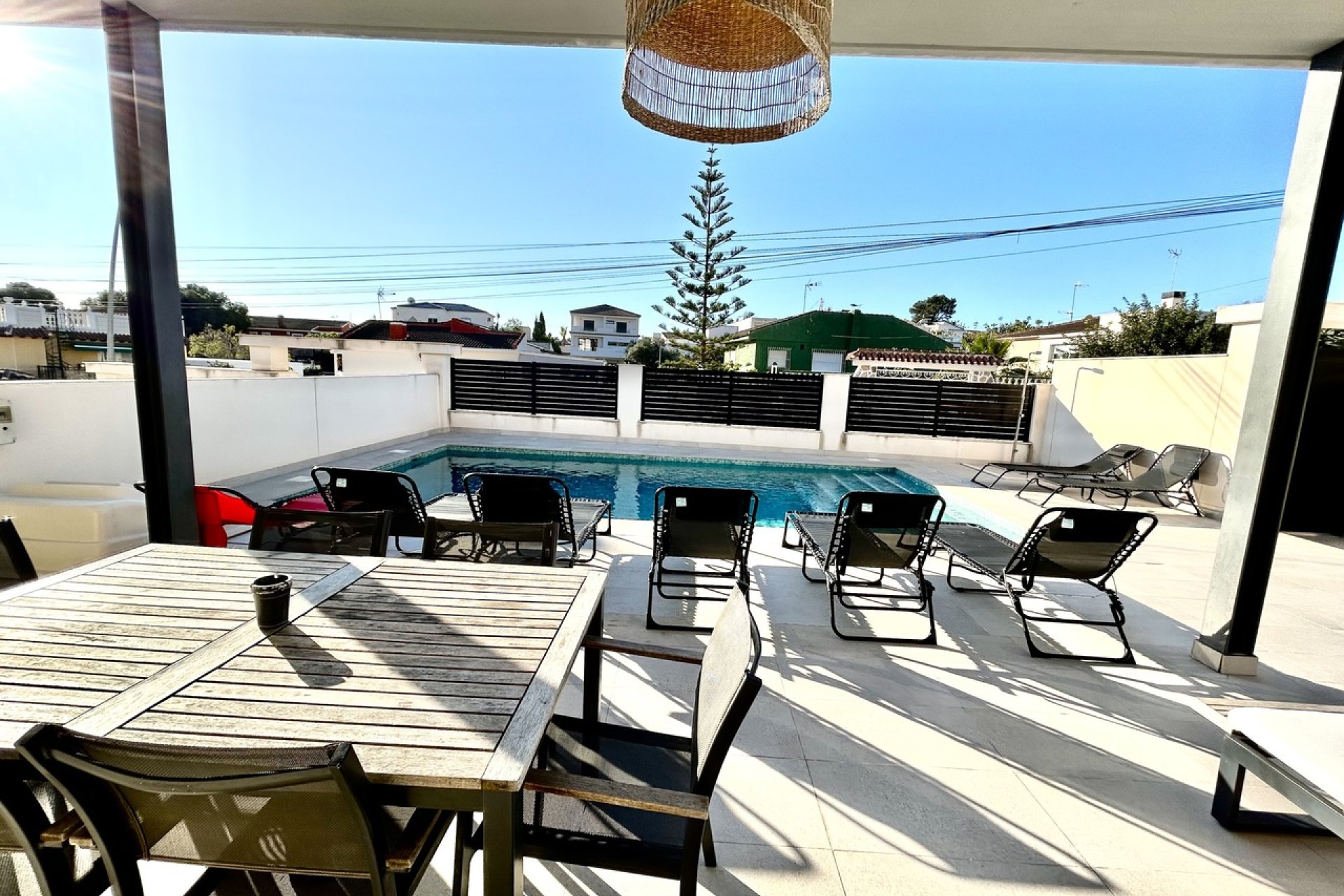 Resale - Villa * - Los Balcones *