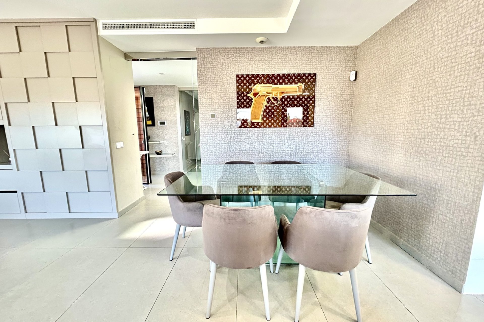 Resale - Villa * - Los Balcones *