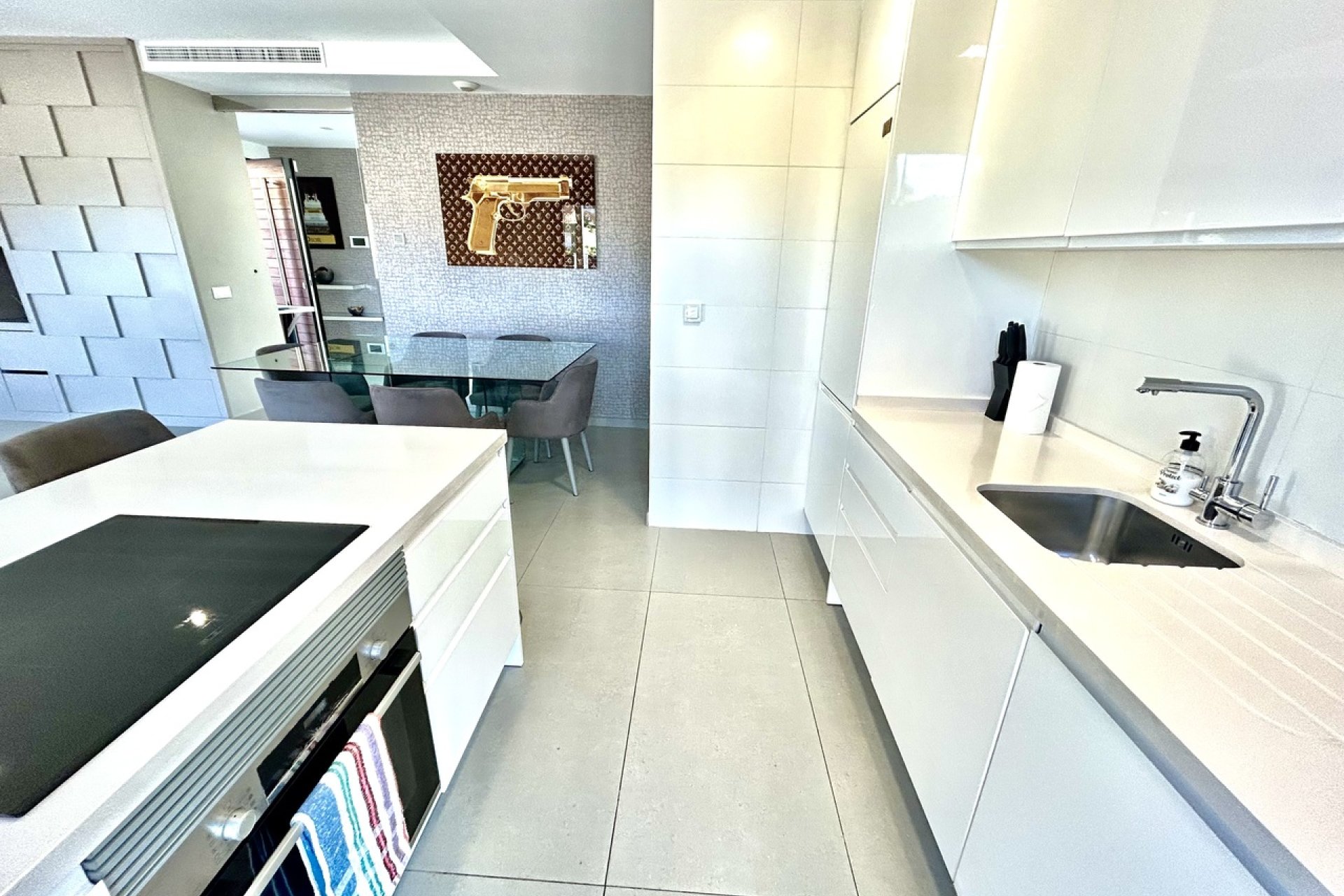 Resale - Villa * - Los Balcones *