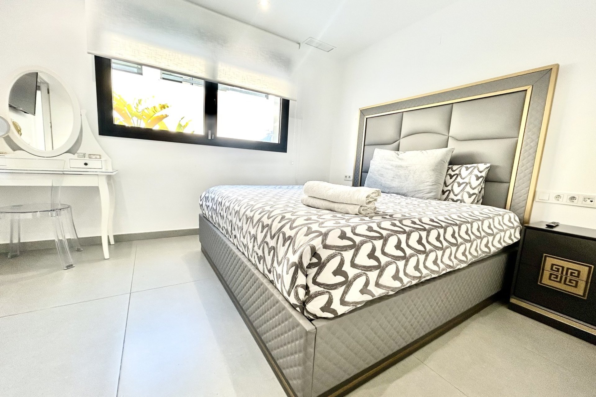 Resale - Villa * - Los Balcones *