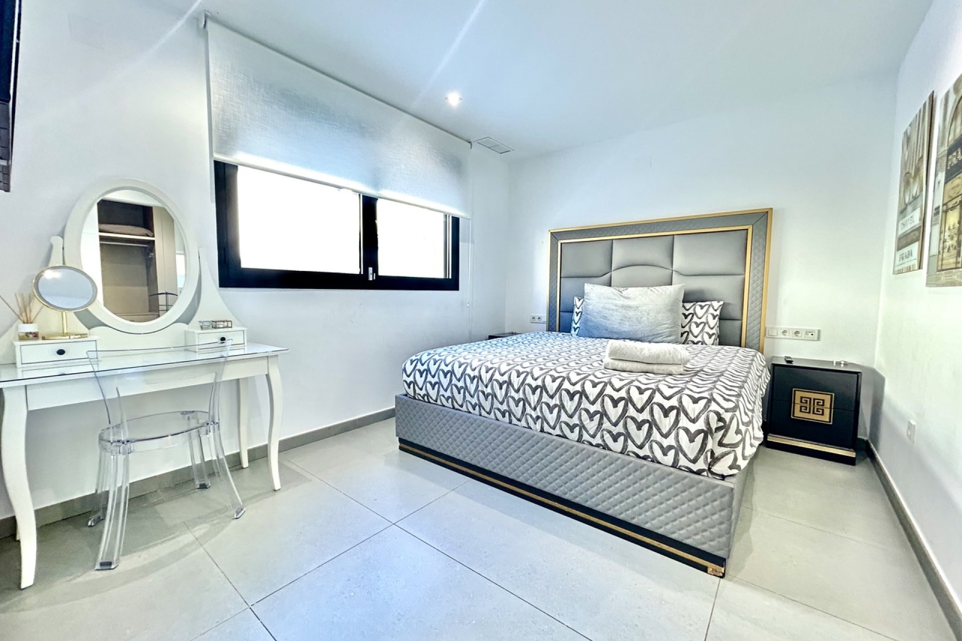 Resale - Villa * - Los Balcones *