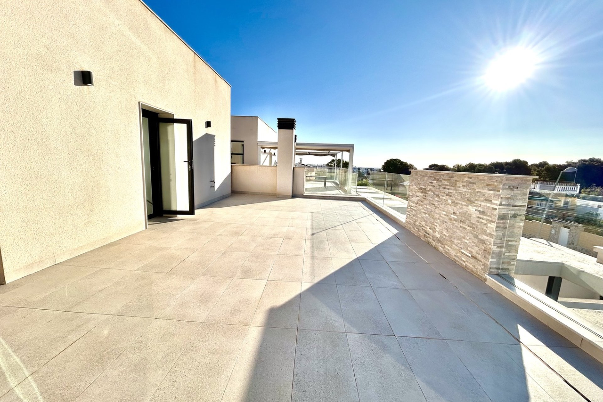 Resale - Villa * - Los Balcones *