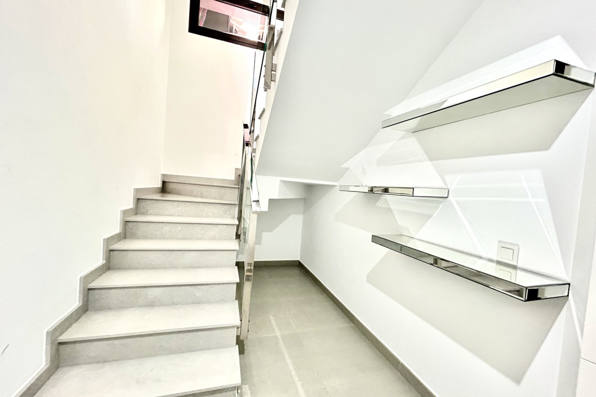 Resale - Villa * - Los Balcones *