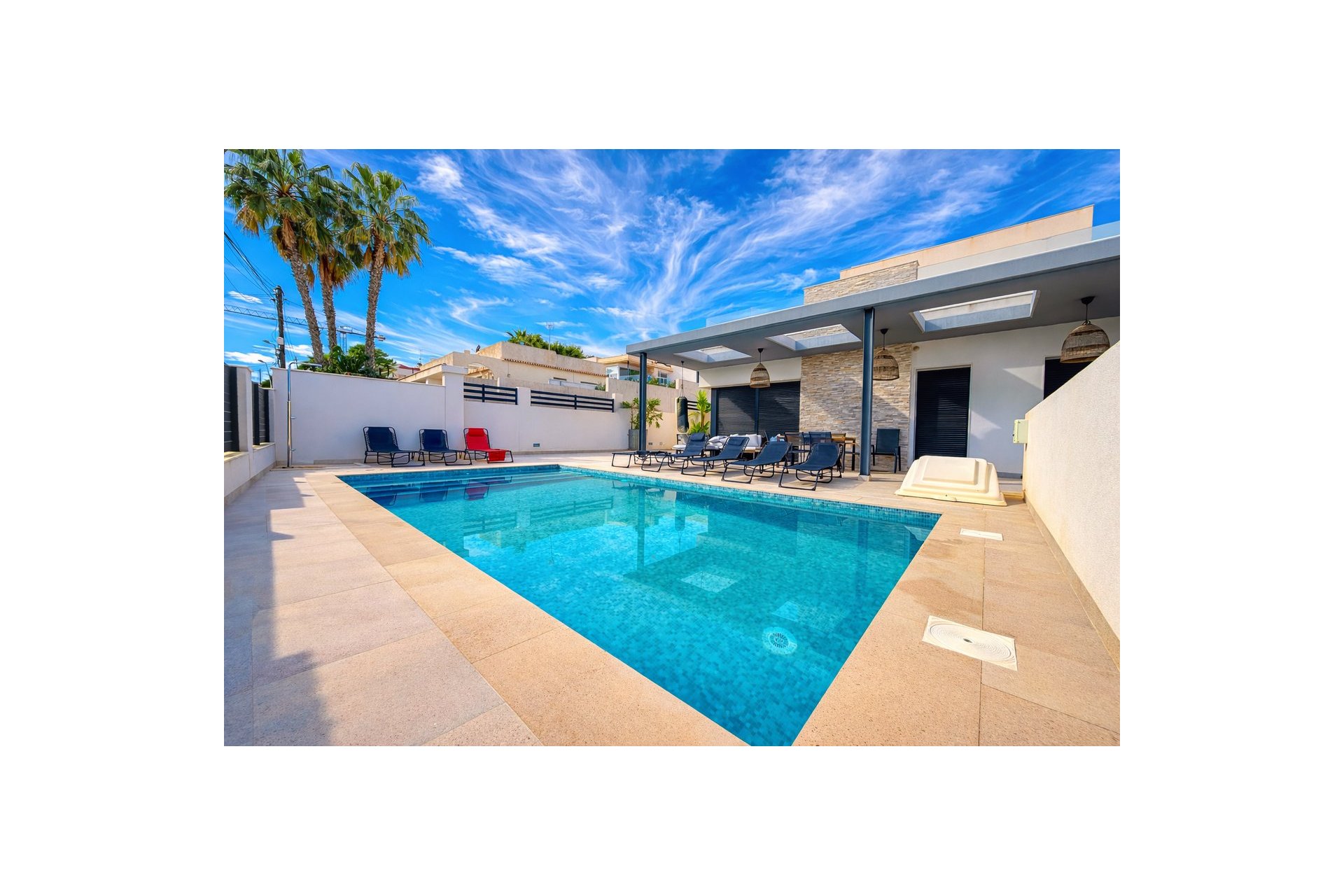 Resale - Villa * - Los Balcones *