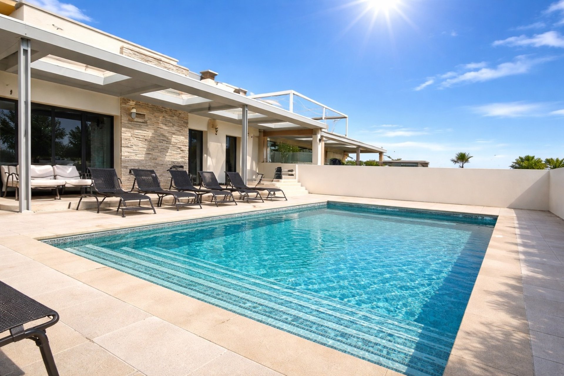 Resale - Villa * - Los Balcones *