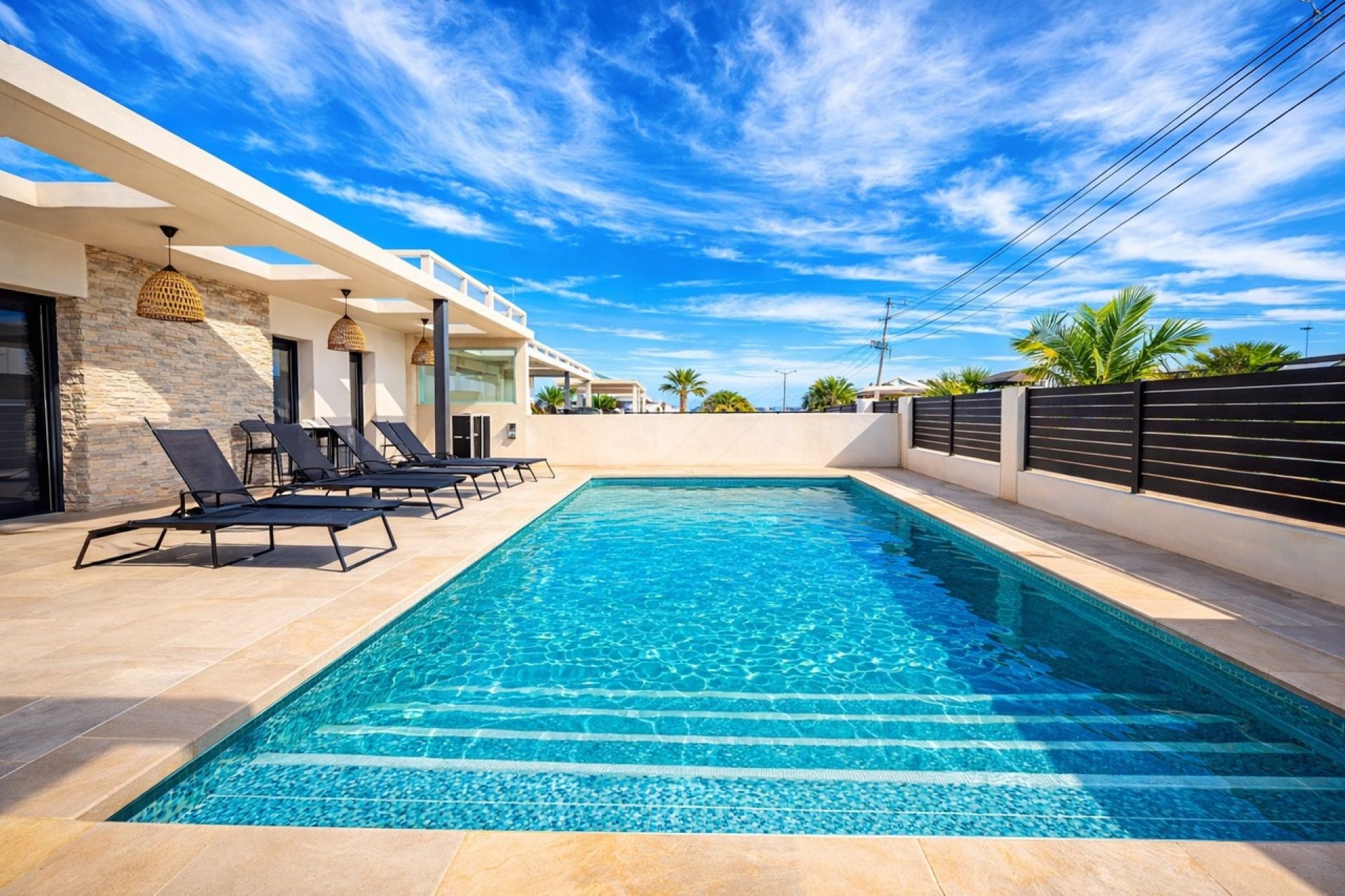 Resale - Villa * - Los Balcones *