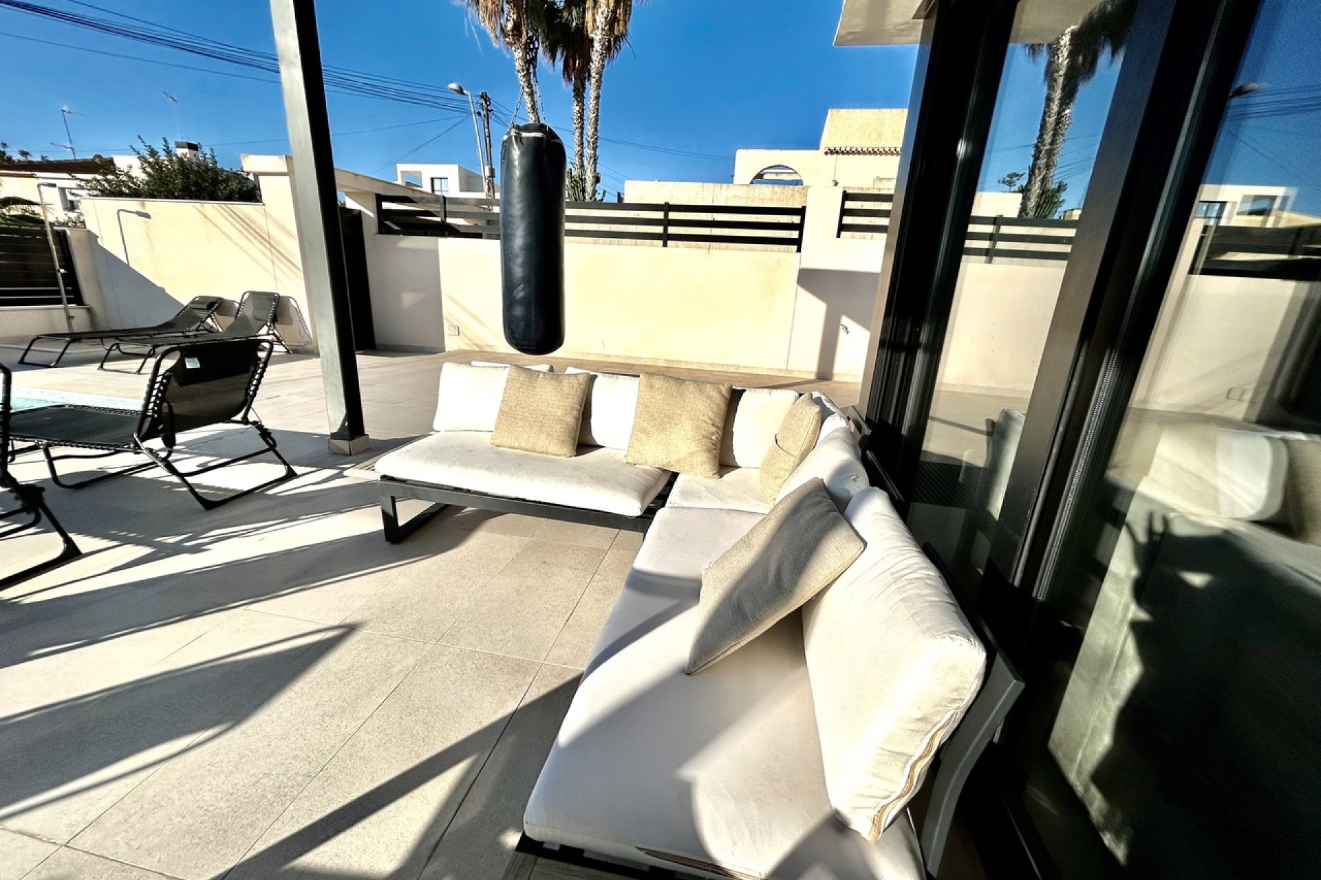 Resale - Villa * - Los Balcones *