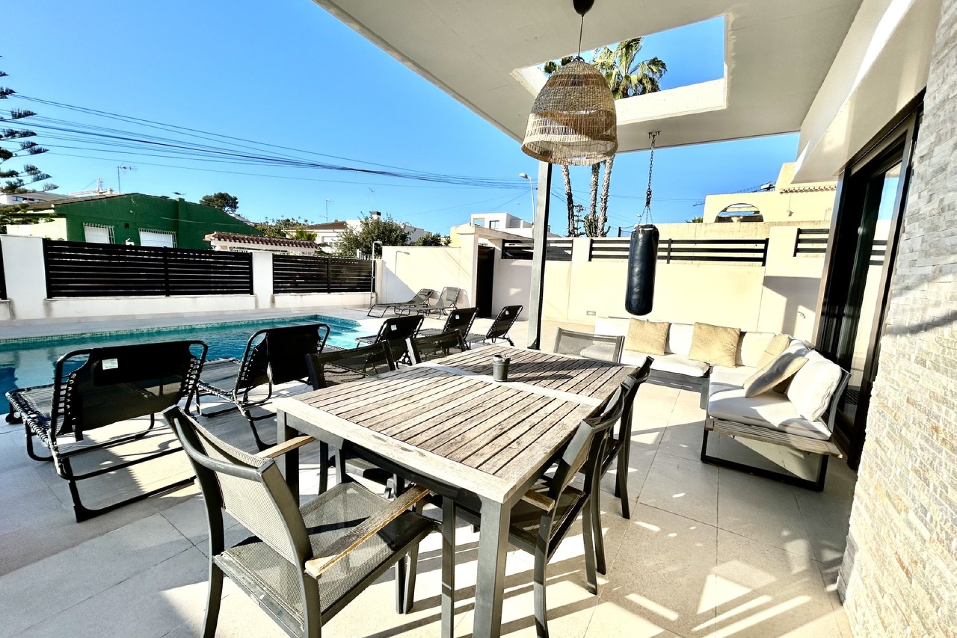Resale - Villa * - Los Balcones *