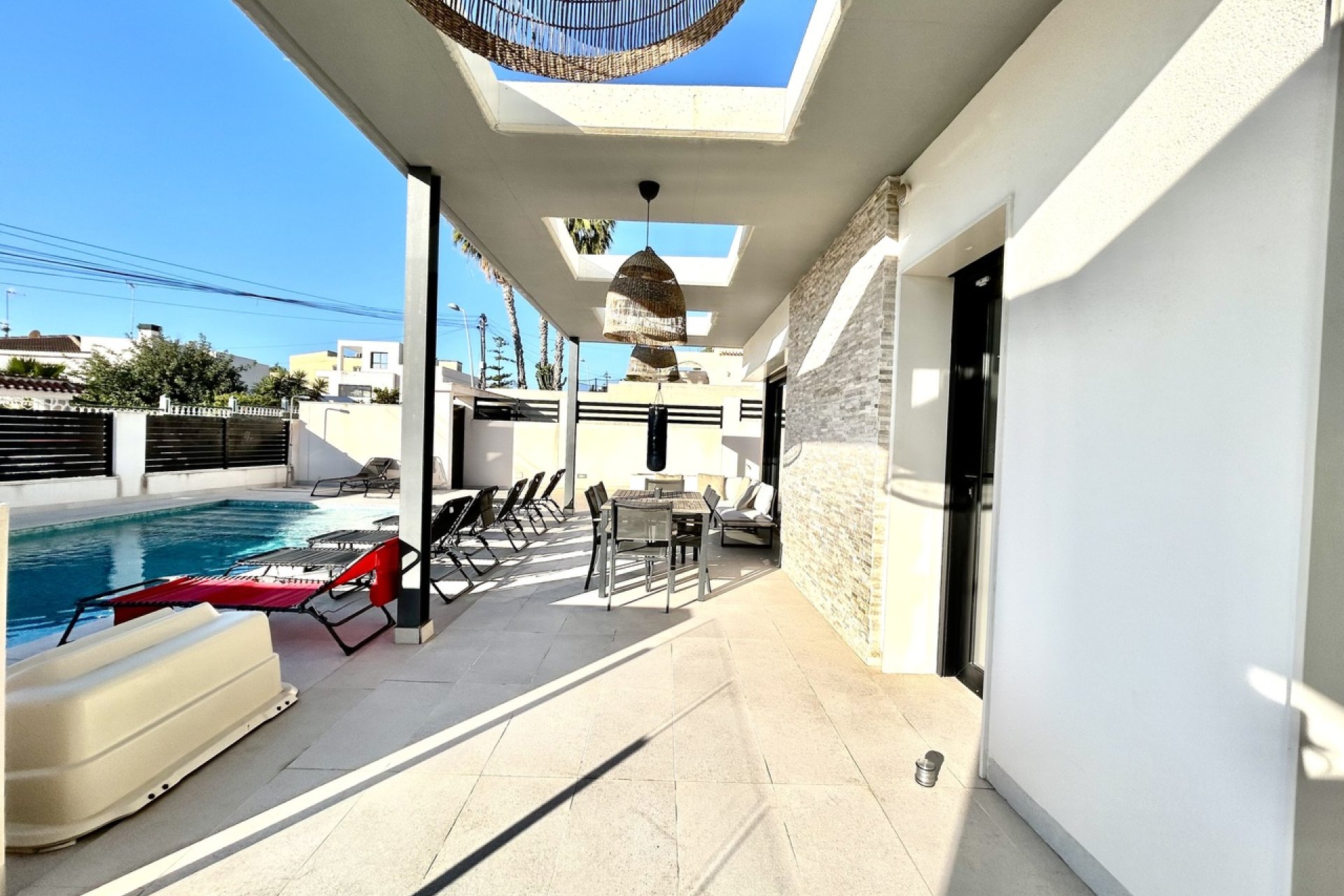 Resale - Villa * - Los Balcones *