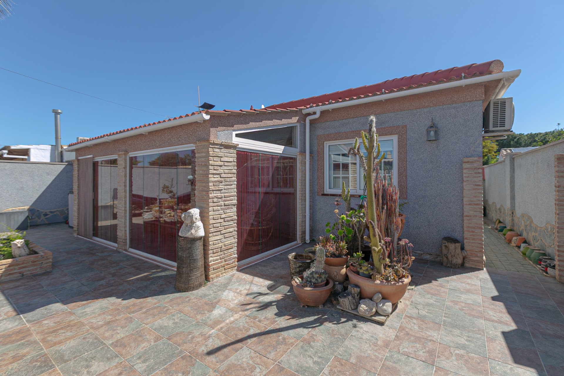 Resale - Villa * - Los Balcones *