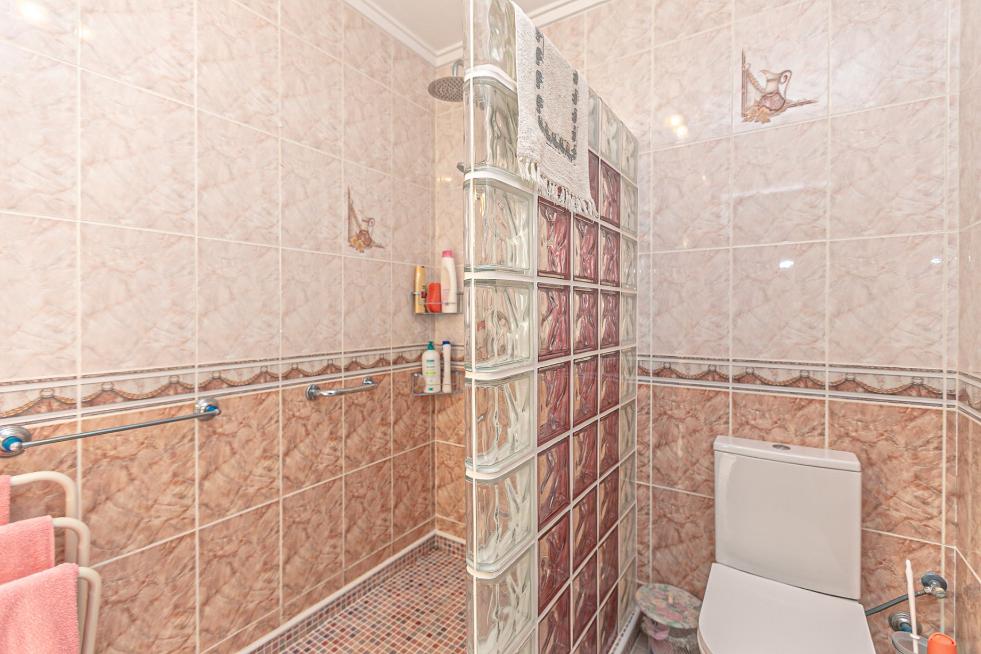 Resale - Villa * - Los Balcones *
