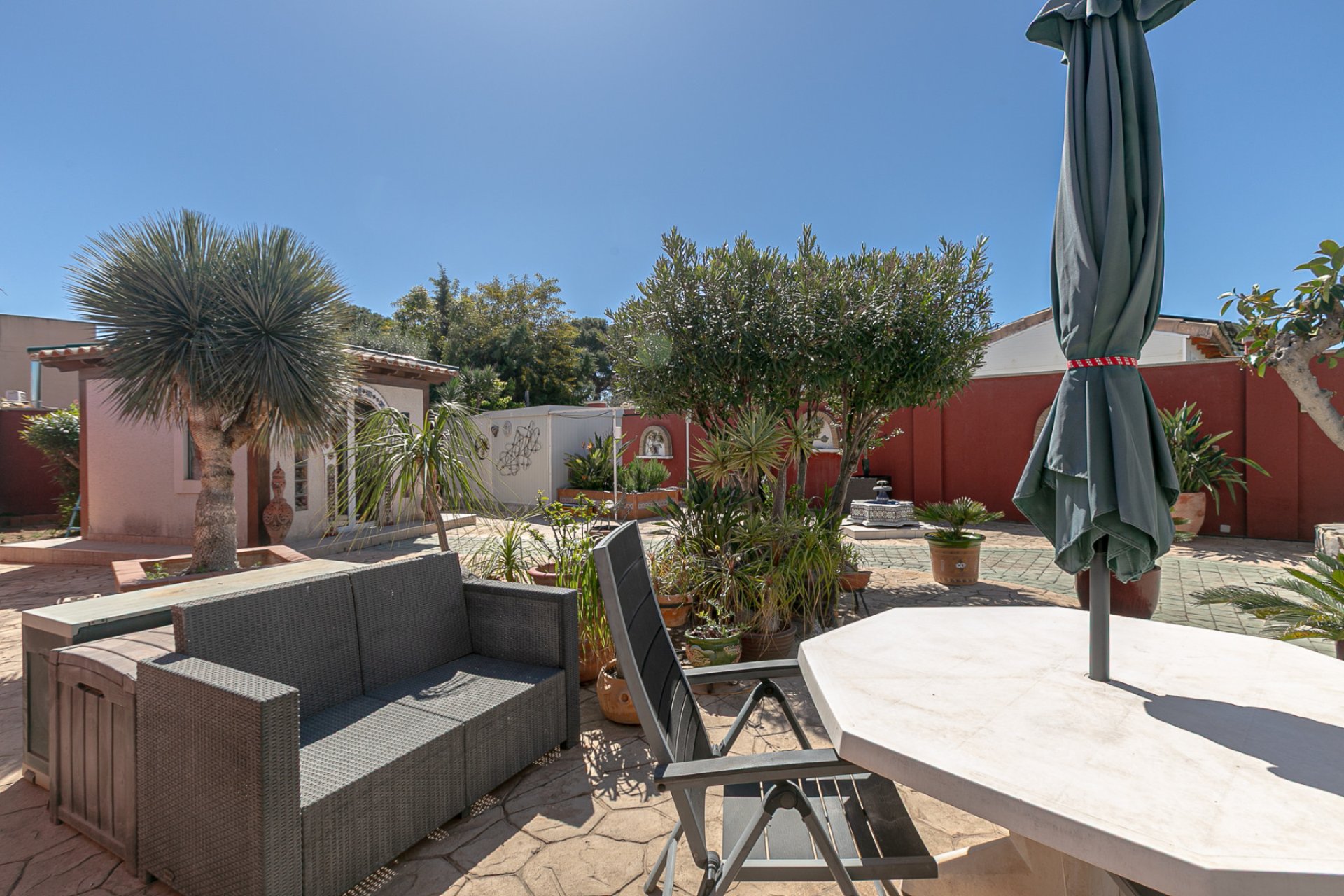 Resale - Villa * - Los Balcones *