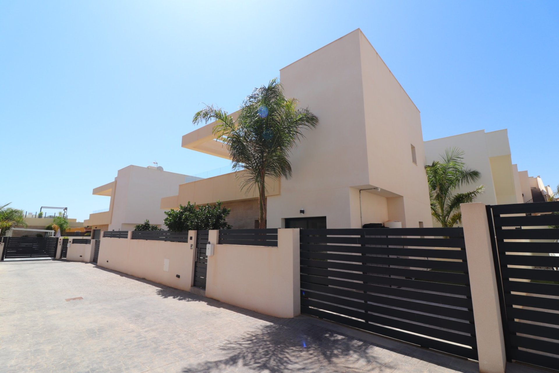 Resale - Villa - Los Montesinos - La Herada