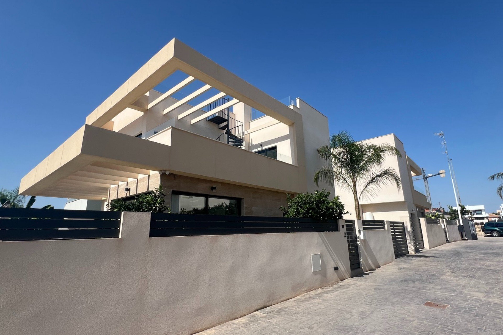 Resale - Villa - Los Montesinos - La Herrada