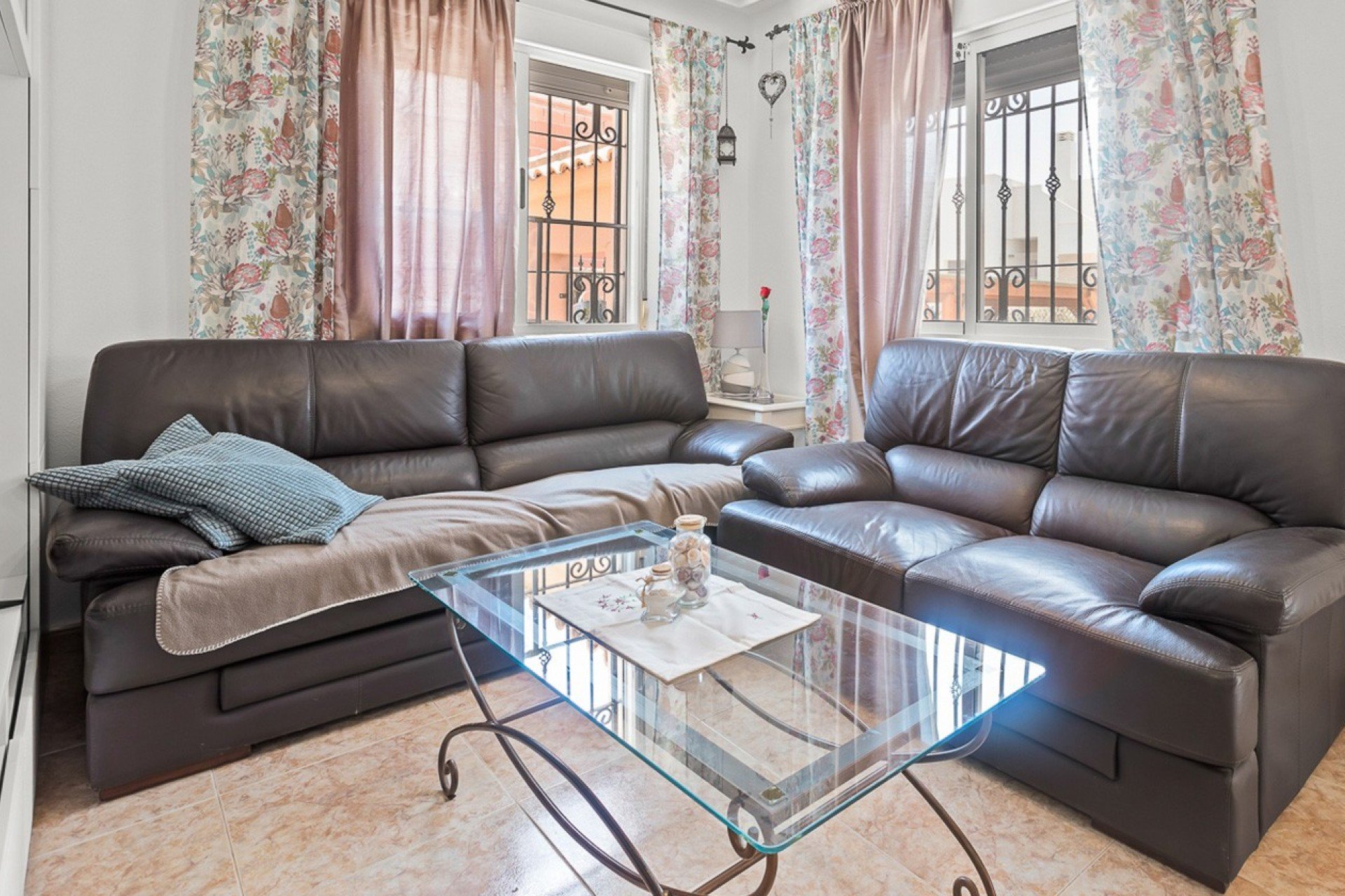 Resale - Villa - Los Montesinos - La Herrada