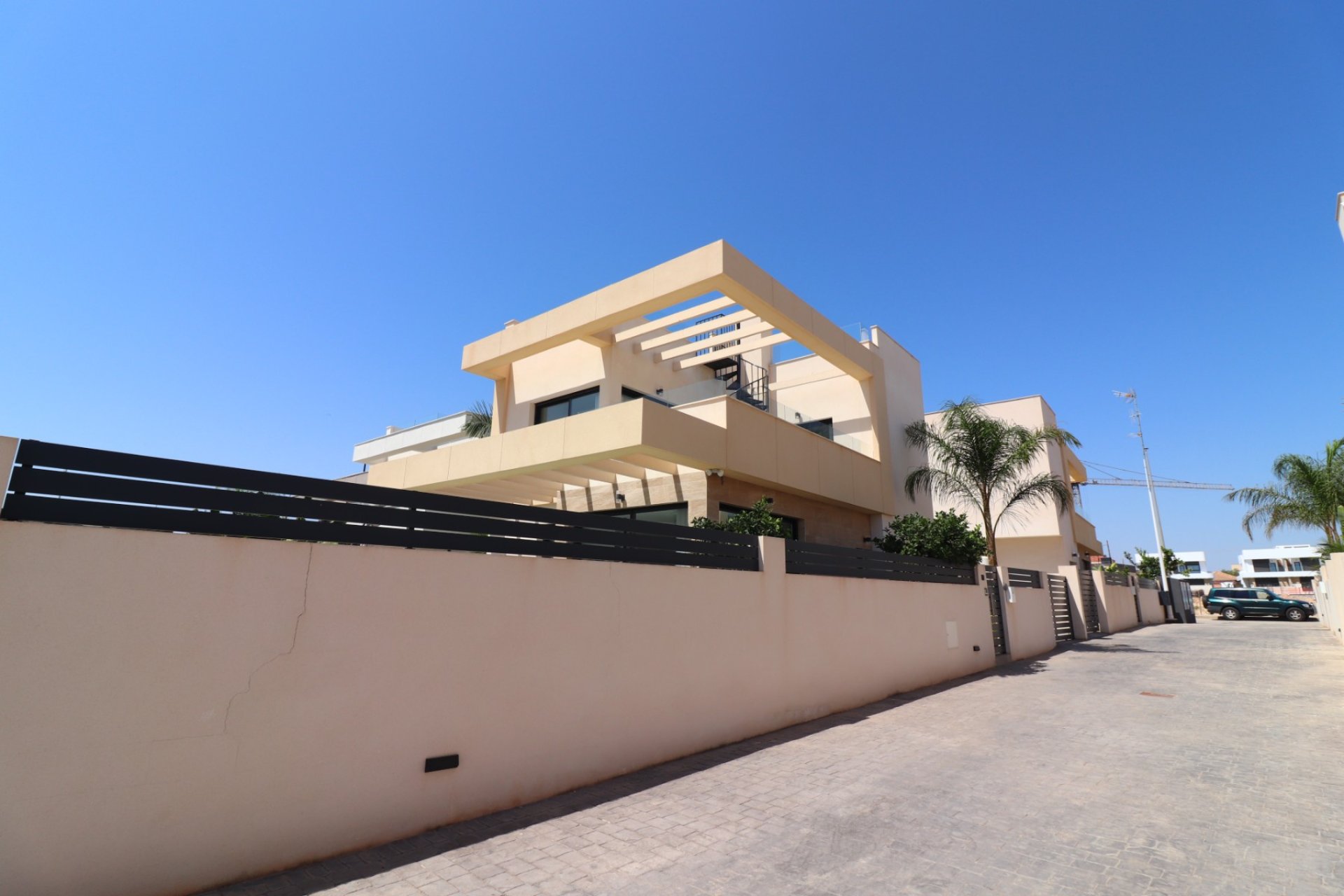 Resale - Villa - Los Montesinos - La Herrada